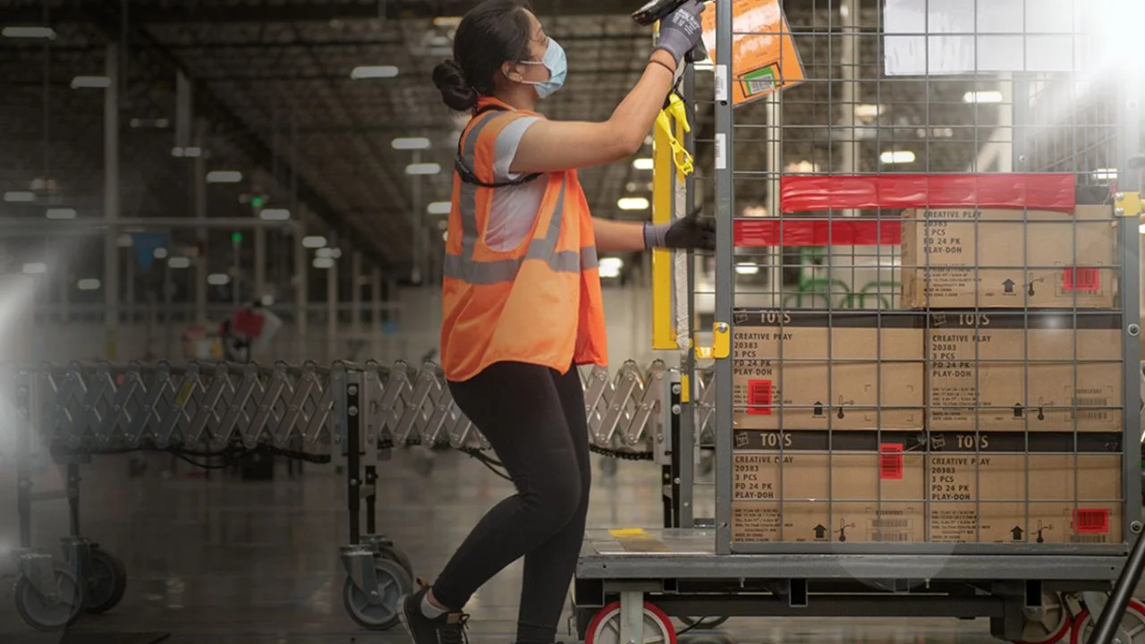 Warehouse Helper Jobs in Canada